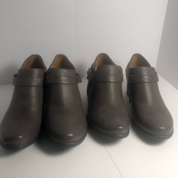 Natural Soul Chaylee Gray distressed Boots Sz 9.5 - Picture 7 of 8